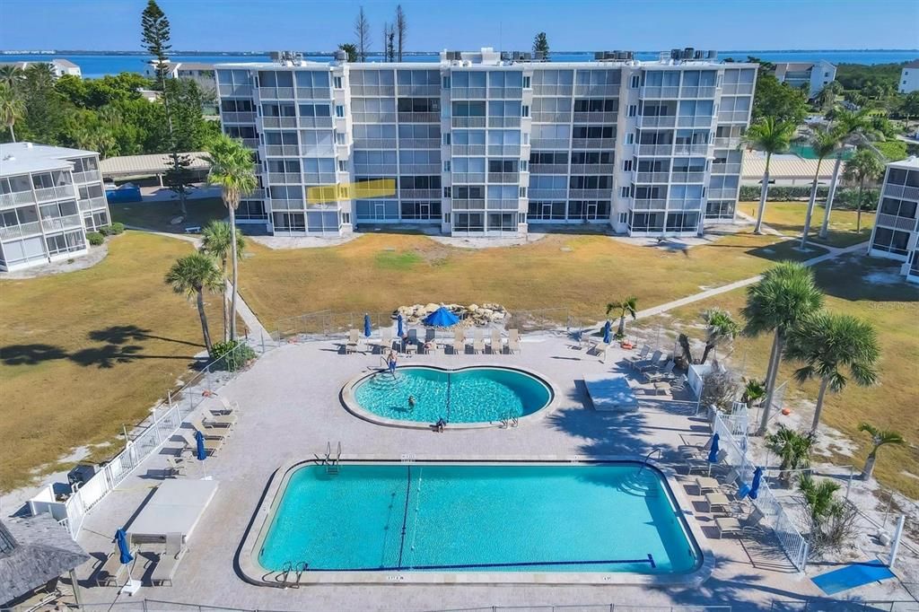 待售: $925,000 (2 贝兹, 2 浴室, 1393 平方英尺)