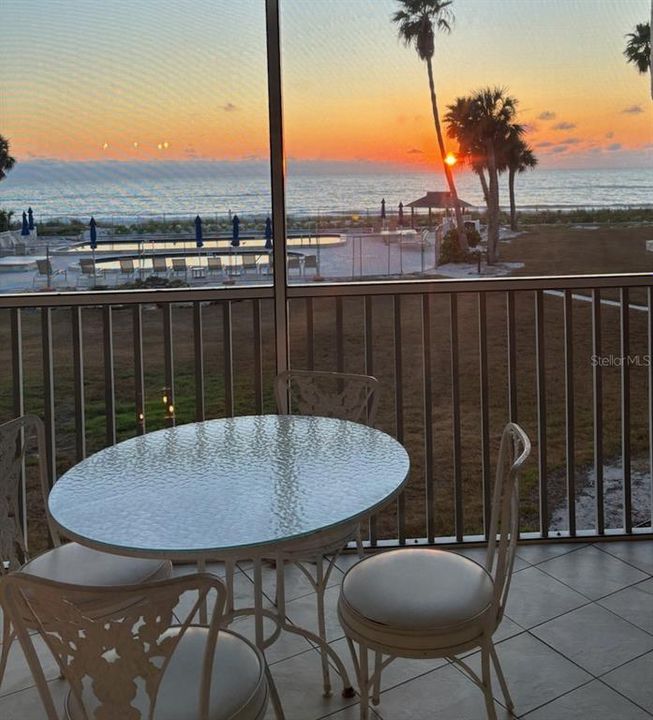 待售: $925,000 (2 贝兹, 2 浴室, 1393 平方英尺)