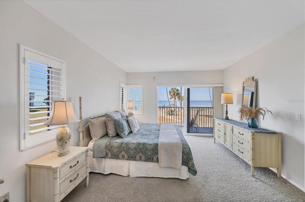 待售: $925,000 (2 贝兹, 2 浴室, 1393 平方英尺)