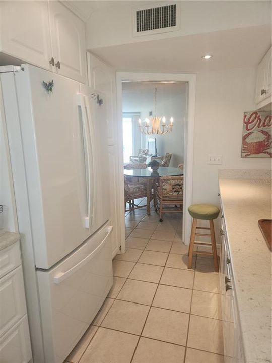 待售: $925,000 (2 贝兹, 2 浴室, 1393 平方英尺)