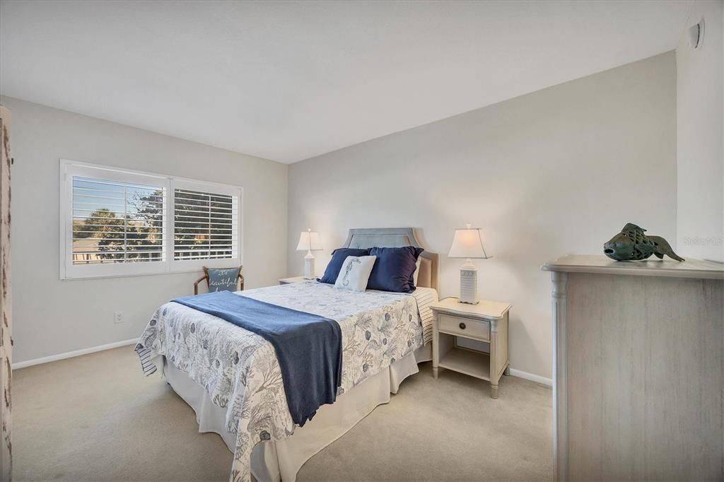 待售: $925,000 (2 贝兹, 2 浴室, 1393 平方英尺)