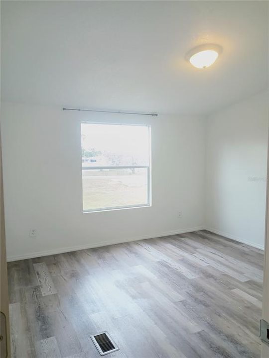 For Sale: $235,000 (3 beds, 2 baths, 960 Square Feet)