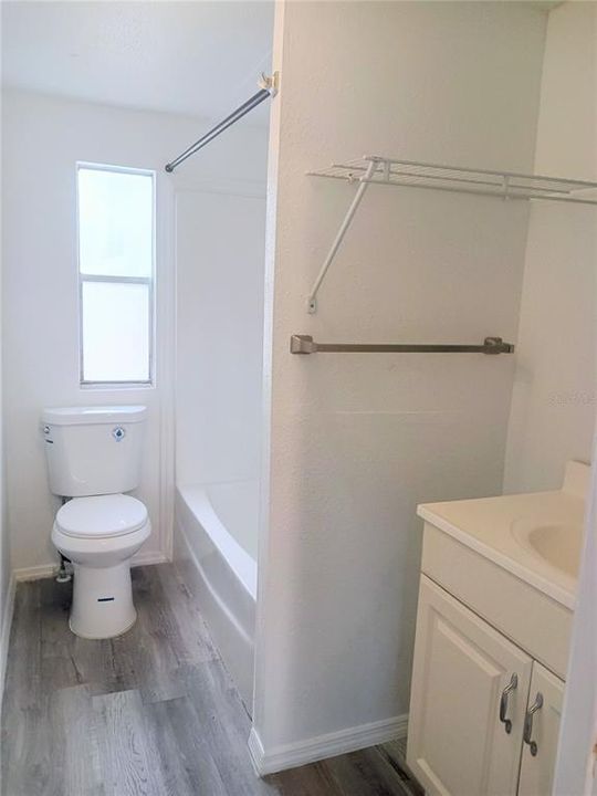 For Sale: $235,000 (3 beds, 2 baths, 960 Square Feet)