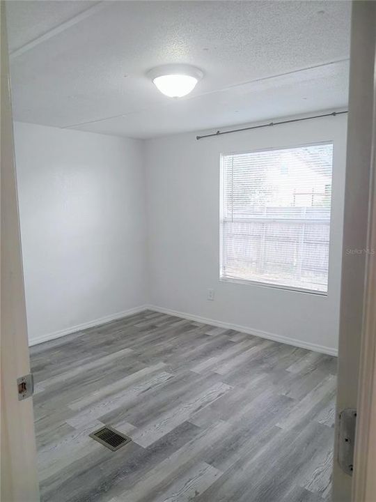 For Sale: $235,000 (3 beds, 2 baths, 960 Square Feet)