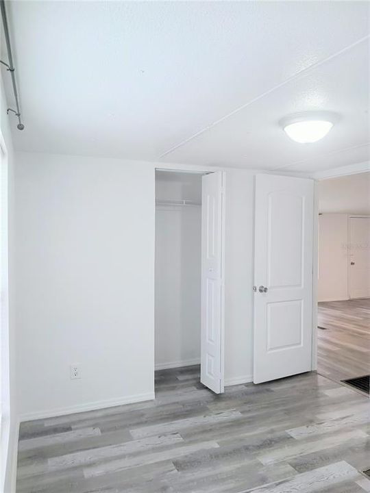 For Sale: $235,000 (3 beds, 2 baths, 960 Square Feet)