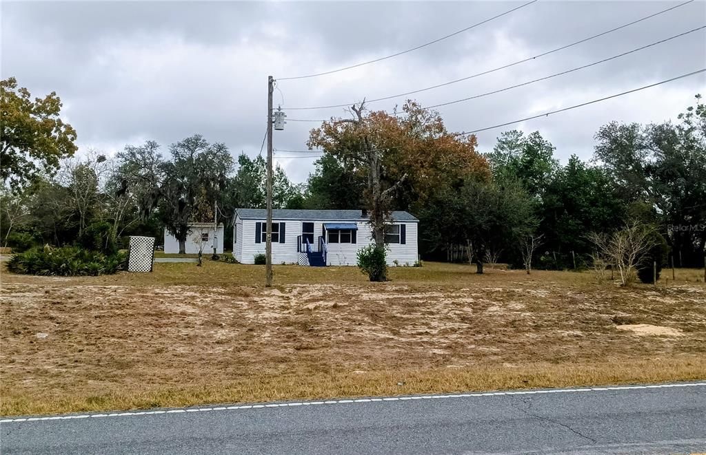 For Sale: $235,000 (3 beds, 2 baths, 960 Square Feet)