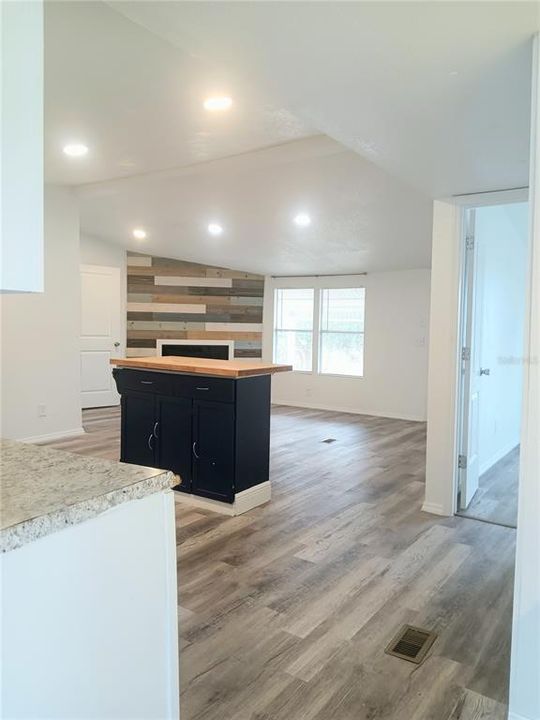 For Sale: $235,000 (3 beds, 2 baths, 960 Square Feet)