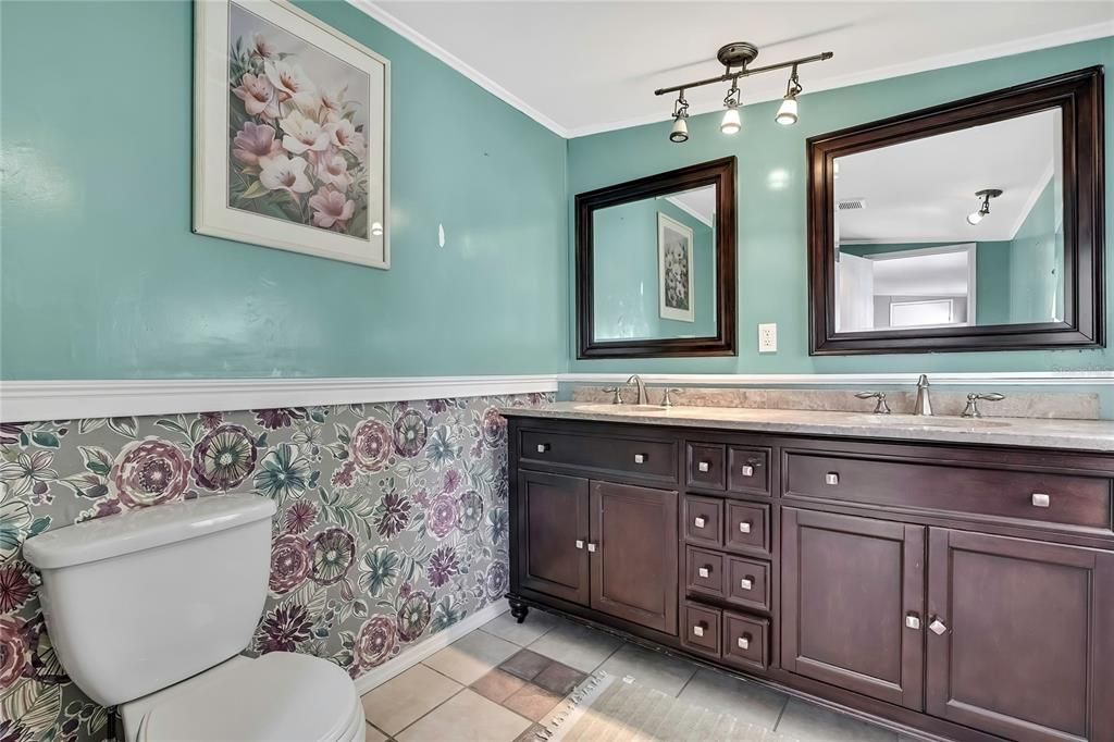 待售: $175,000 (4 贝兹, 2 浴室, 1620 平方英尺)