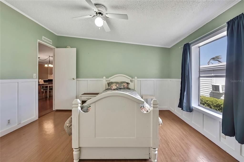 待售: $175,000 (4 贝兹, 2 浴室, 1620 平方英尺)