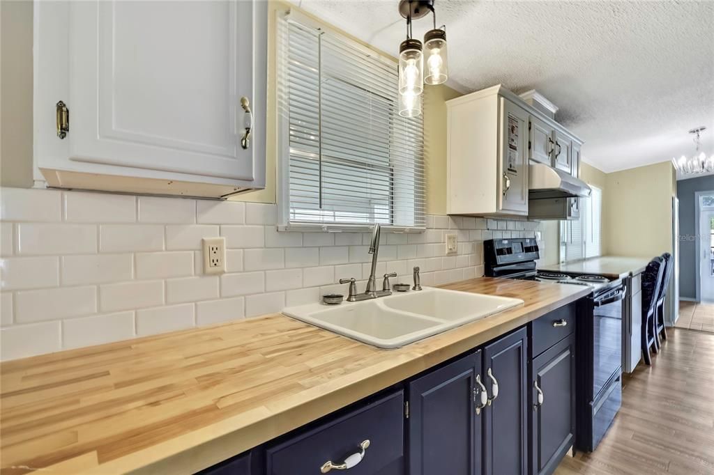 待售: $175,000 (4 贝兹, 2 浴室, 1620 平方英尺)