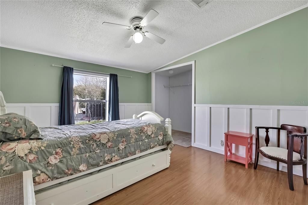 待售: $175,000 (4 贝兹, 2 浴室, 1620 平方英尺)