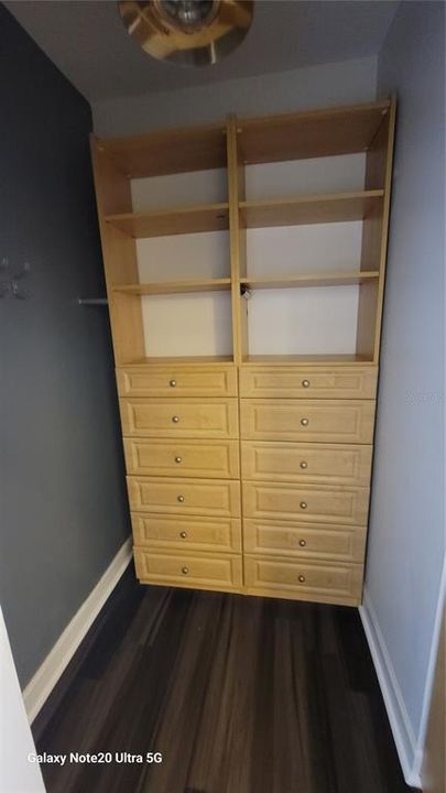 出租: $2,500 (2 贝兹, 2 浴室, 1641 平方英尺)