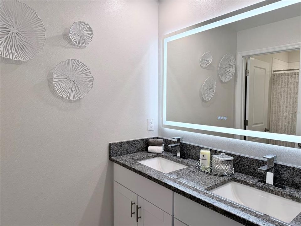 For Rent: $3,600 (5 beds, 2 baths, 2896 Square Feet)