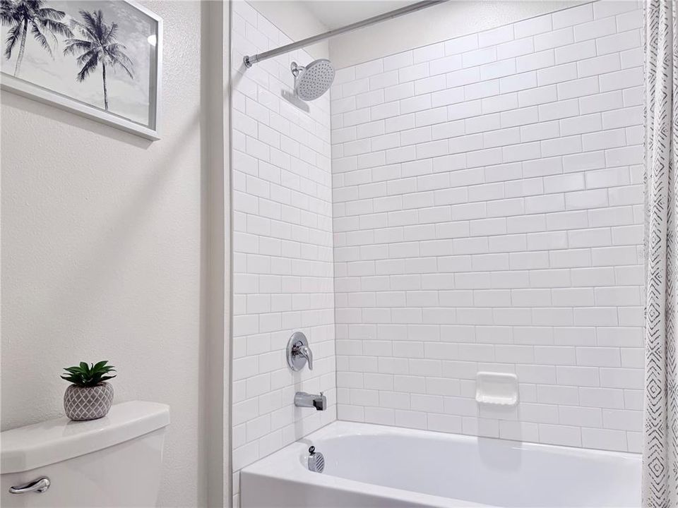 For Rent: $3,600 (5 beds, 2 baths, 2896 Square Feet)