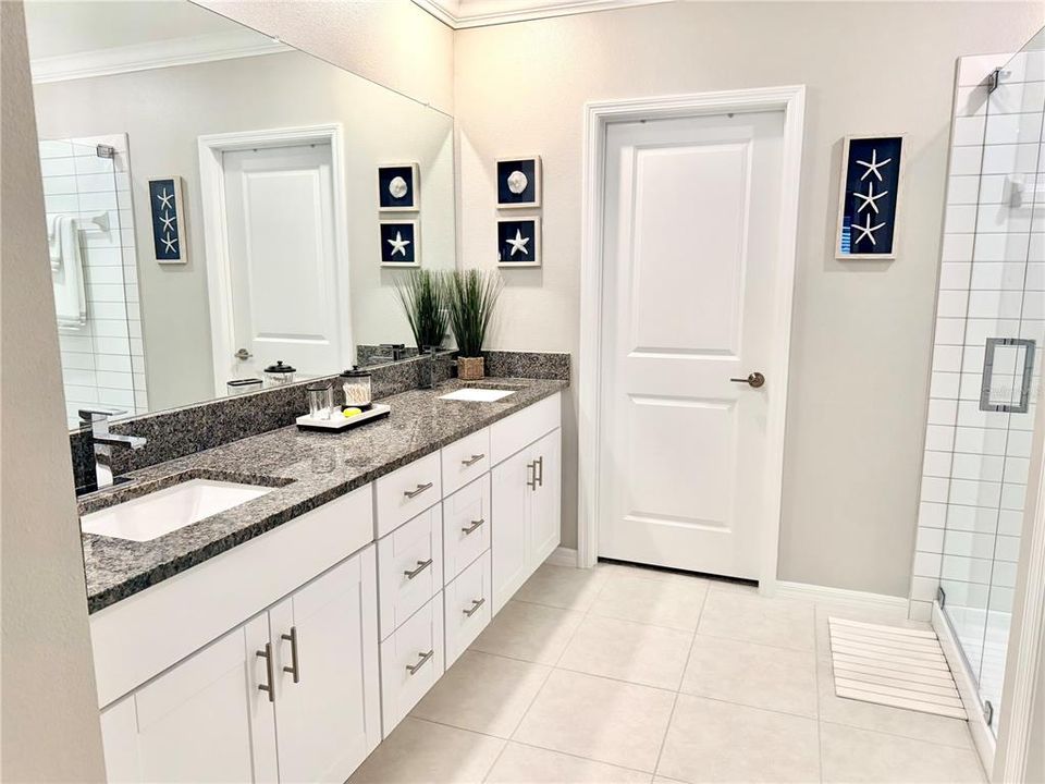 For Rent: $3,600 (5 beds, 2 baths, 2896 Square Feet)