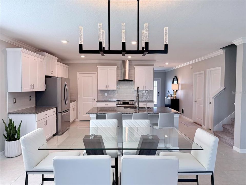 For Rent: $3,600 (5 beds, 2 baths, 2896 Square Feet)