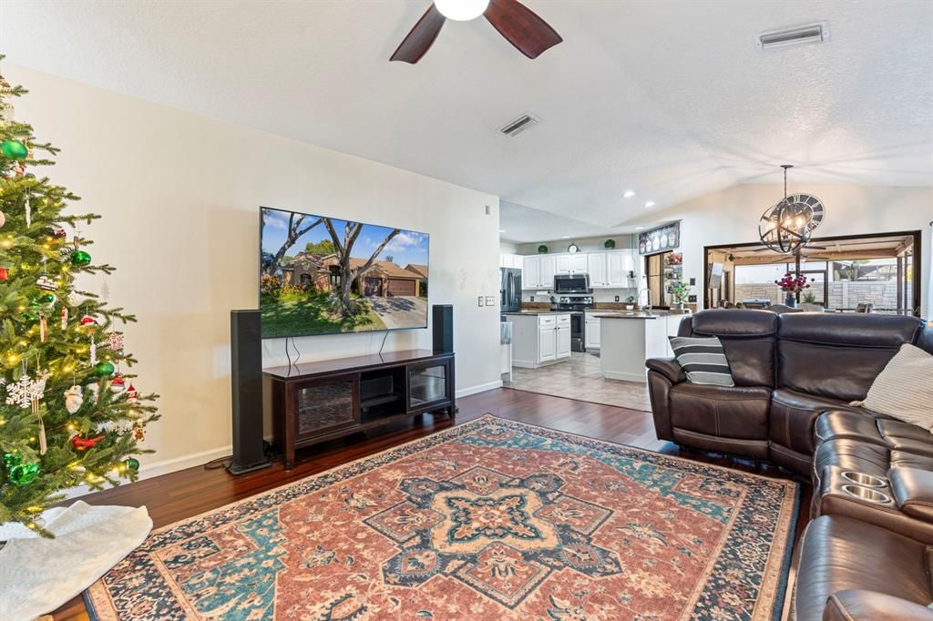 待售: $525,000 (4 贝兹, 3 浴室, 2272 平方英尺)