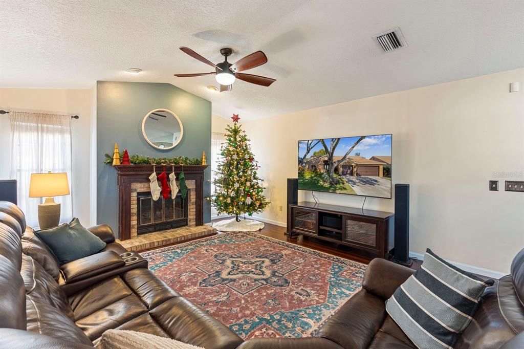 待售: $525,000 (4 贝兹, 3 浴室, 2272 平方英尺)