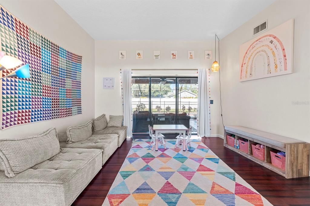 待售: $525,000 (4 贝兹, 3 浴室, 2272 平方英尺)