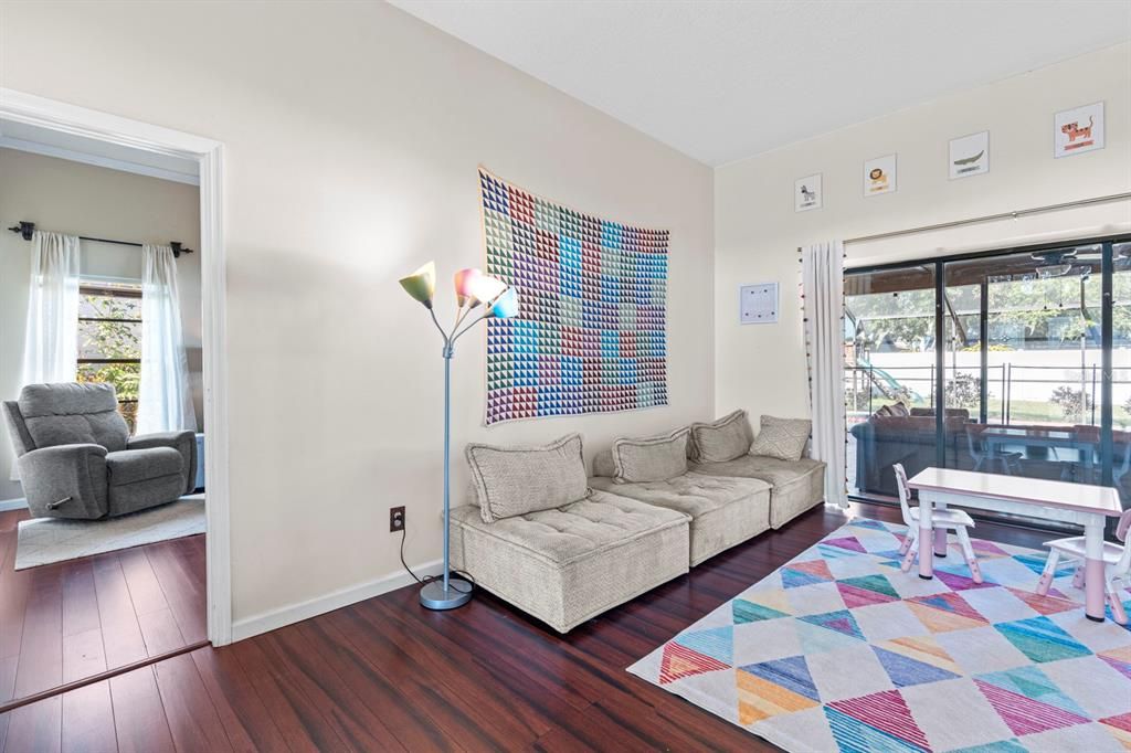 待售: $525,000 (4 贝兹, 3 浴室, 2272 平方英尺)