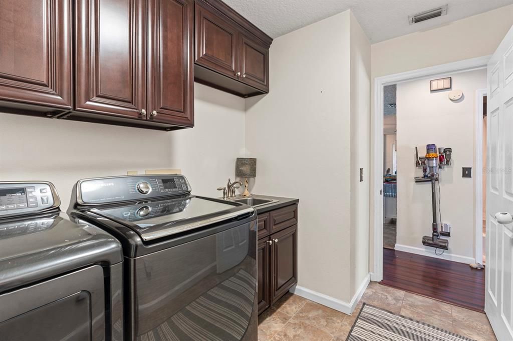 待售: $525,000 (4 贝兹, 3 浴室, 2272 平方英尺)