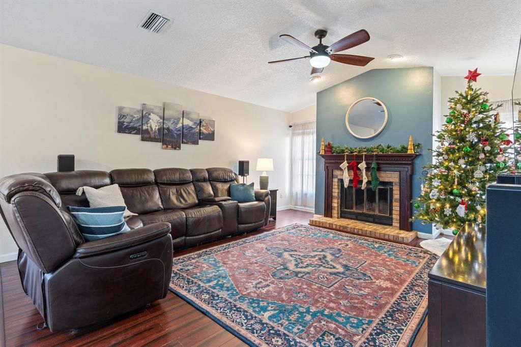 待售: $525,000 (4 贝兹, 3 浴室, 2272 平方英尺)