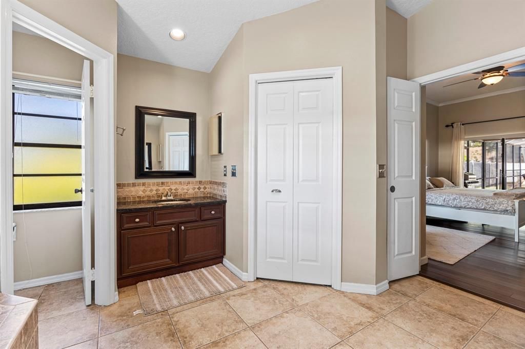 待售: $525,000 (4 贝兹, 3 浴室, 2272 平方英尺)