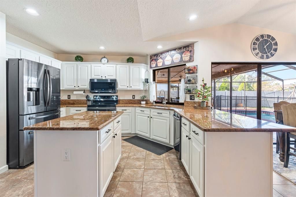 待售: $525,000 (4 贝兹, 3 浴室, 2272 平方英尺)