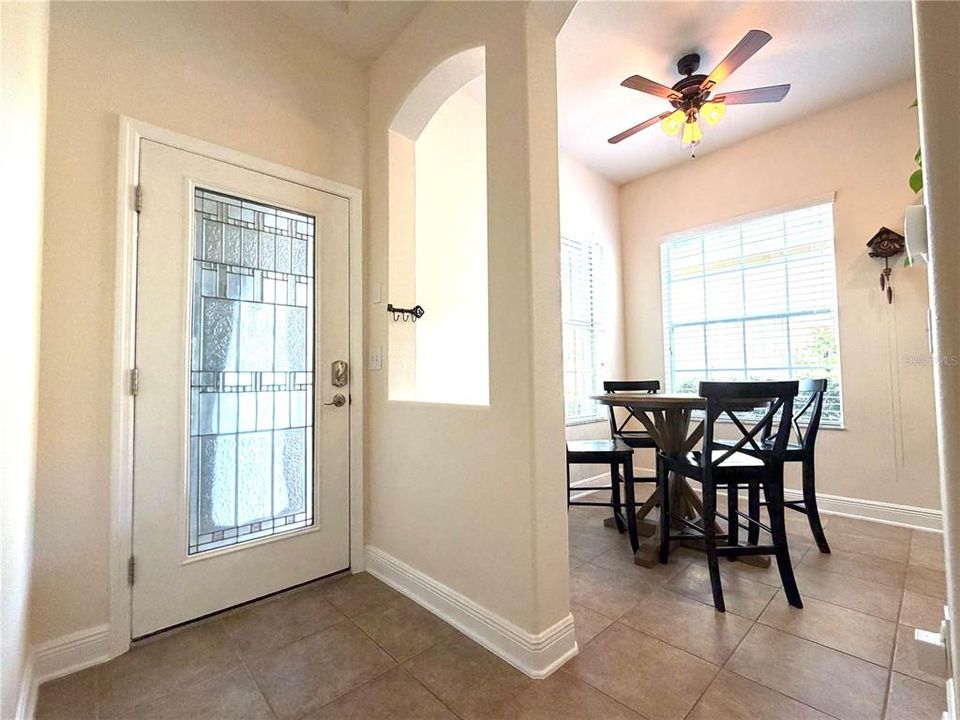 На продажу: $306,900 (2 спален, 2 ванн, 1455 Квадратных фут)