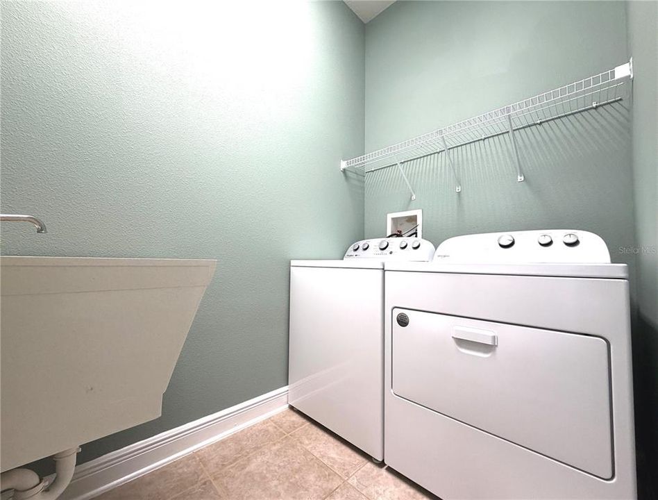 На продажу: $306,900 (2 спален, 2 ванн, 1455 Квадратных фут)