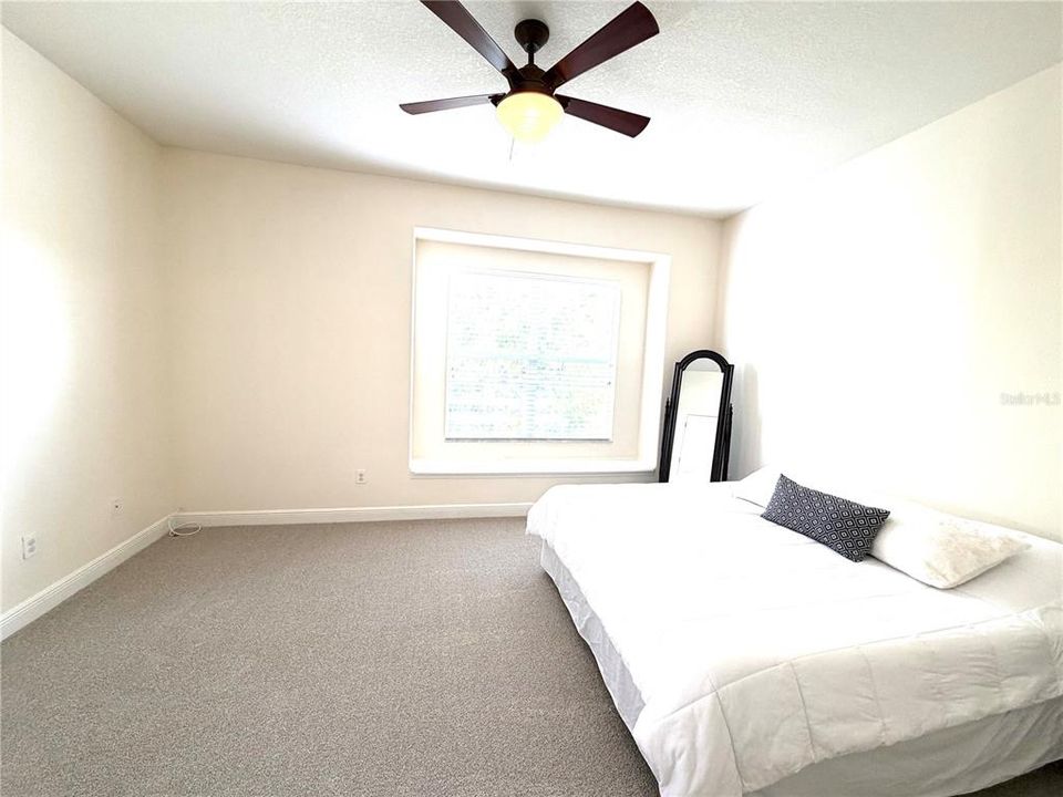 На продажу: $306,900 (2 спален, 2 ванн, 1455 Квадратных фут)