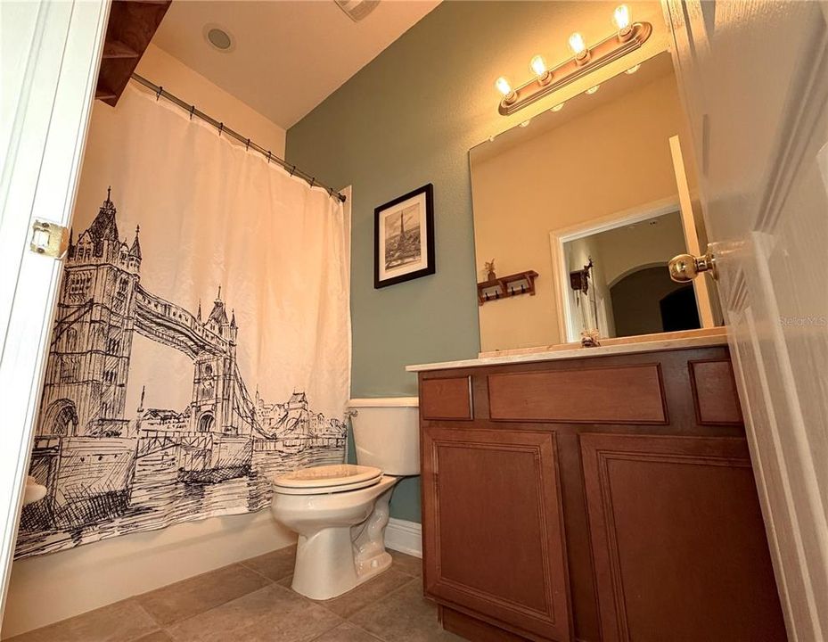 На продажу: $306,900 (2 спален, 2 ванн, 1455 Квадратных фут)