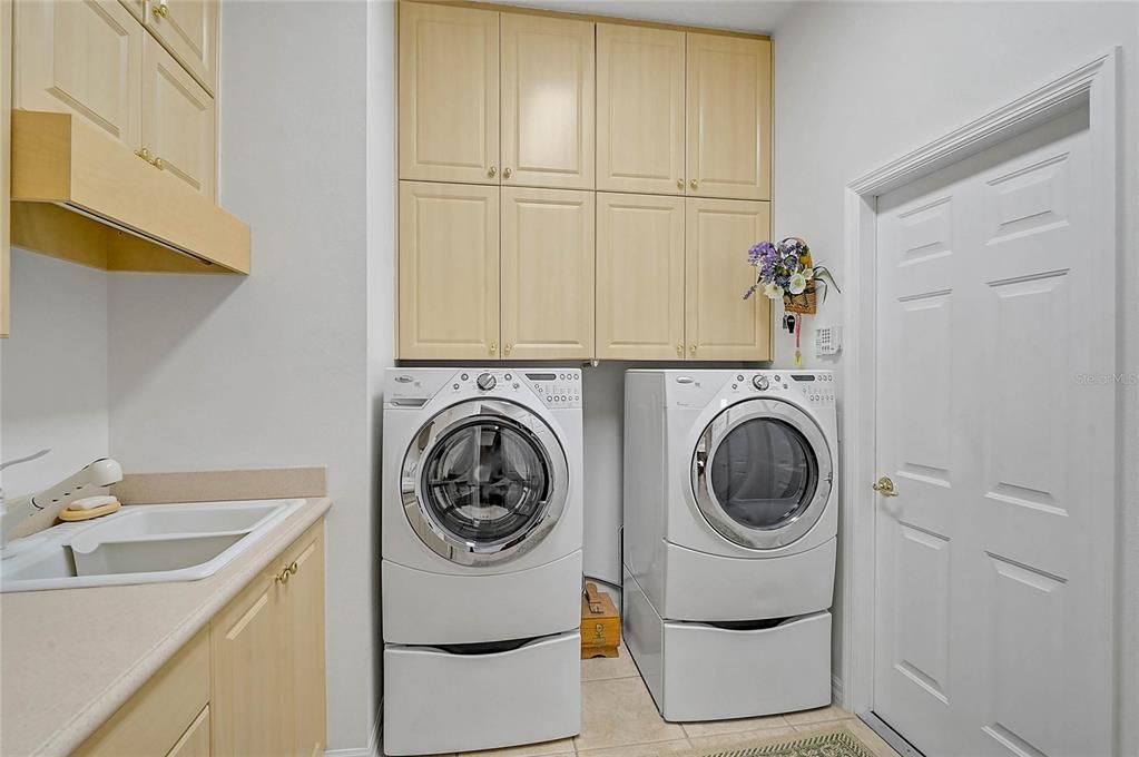 待售: $885,000 (4 贝兹, 3 浴室, 3256 平方英尺)