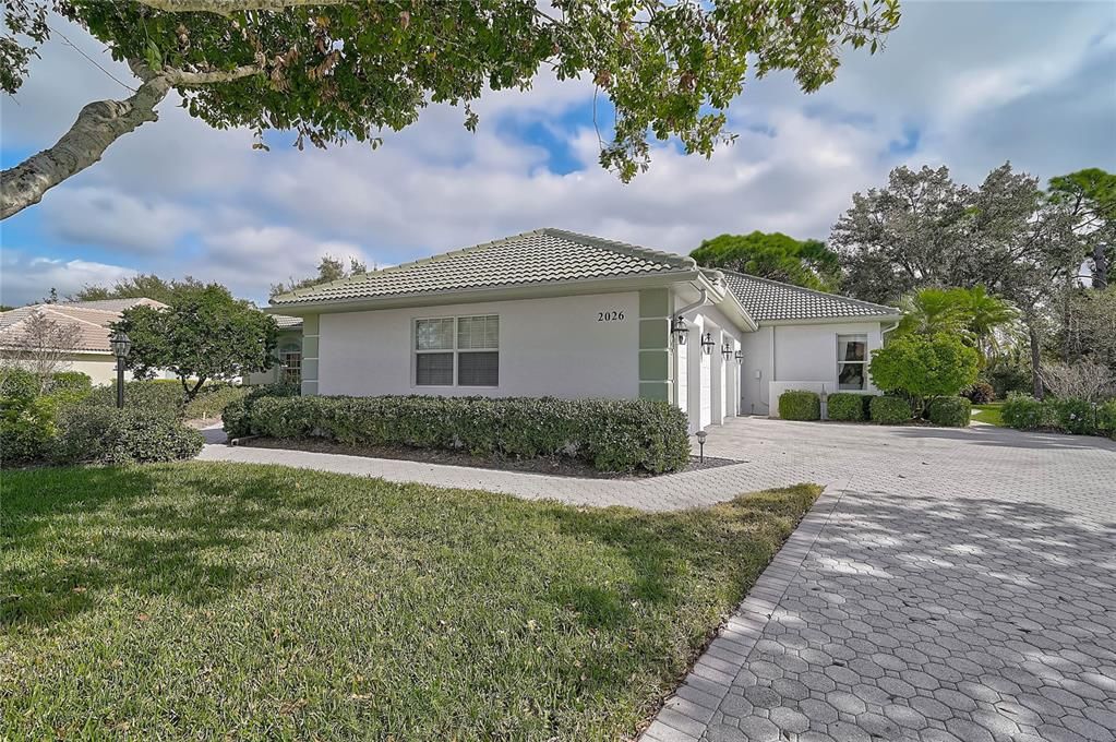 待售: $885,000 (4 贝兹, 3 浴室, 3256 平方英尺)