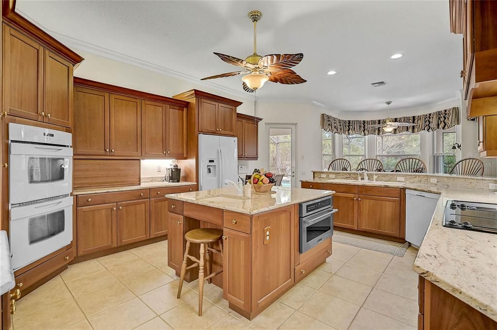 待售: $885,000 (4 贝兹, 3 浴室, 3256 平方英尺)