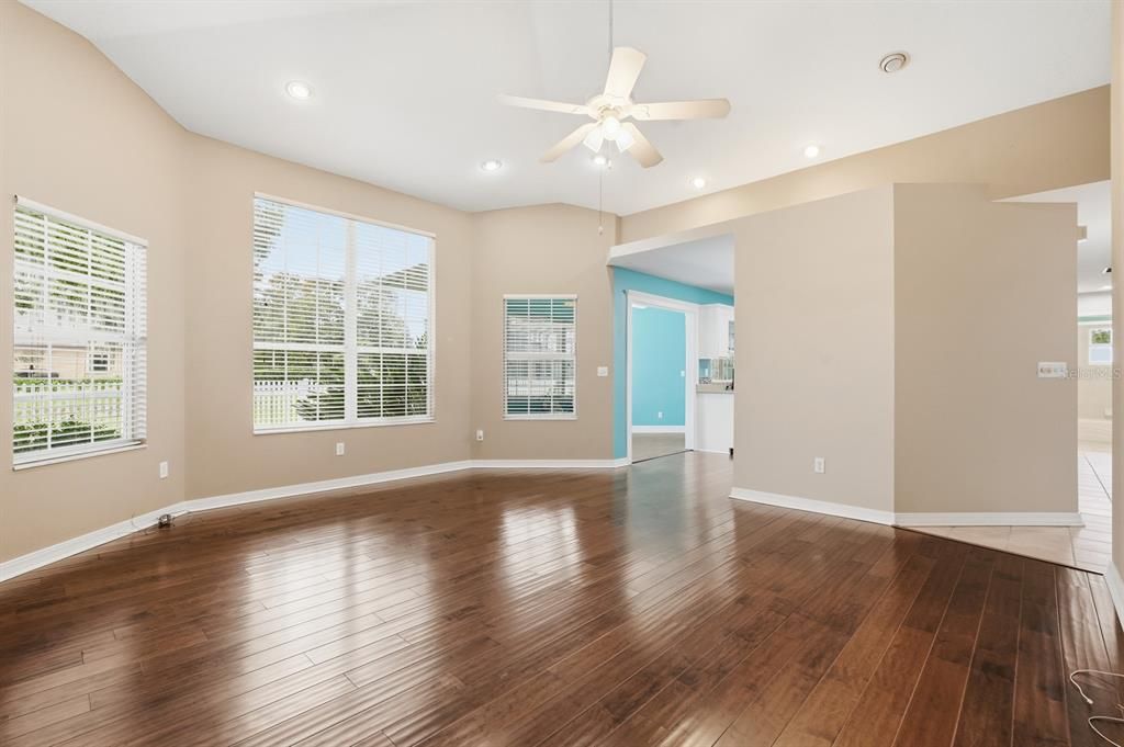 待售: $535,000 (3 贝兹, 3 浴室, 2257 平方英尺)