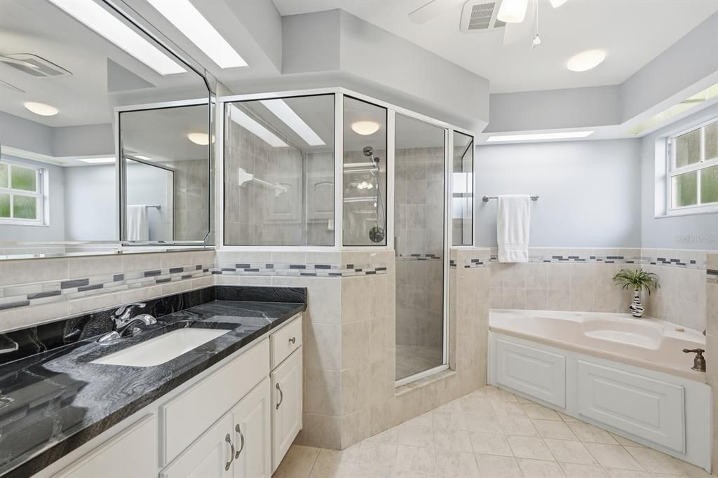 待售: $535,000 (3 贝兹, 3 浴室, 2257 平方英尺)