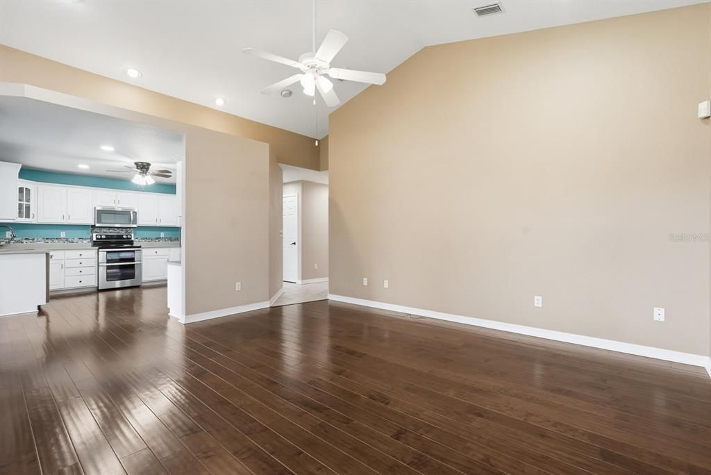 待售: $535,000 (3 贝兹, 3 浴室, 2257 平方英尺)