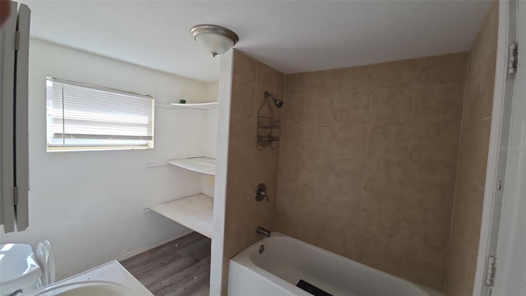 For Sale: $189,900 (3 beds, 2 baths, 1120 Square Feet)