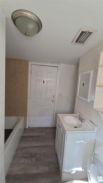 For Sale: $189,900 (3 beds, 2 baths, 1120 Square Feet)