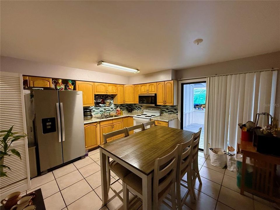 待售: $440,000 (4 贝兹, 0 浴室, 2542 平方英尺)