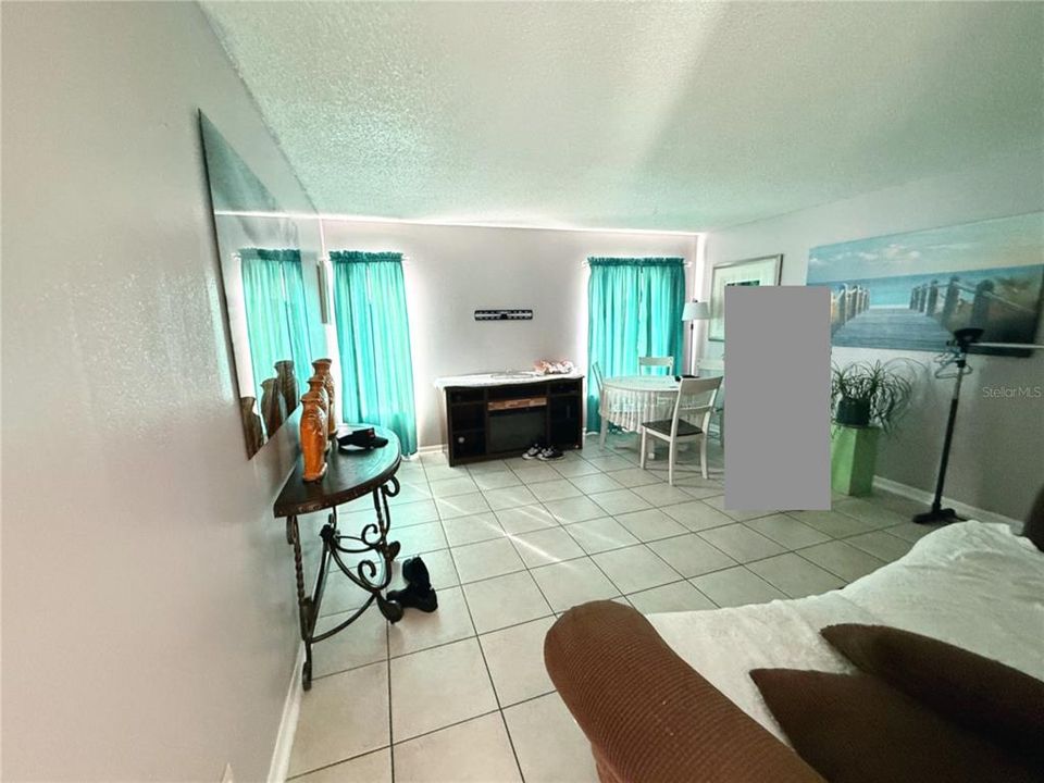 待售: $440,000 (4 贝兹, 0 浴室, 2542 平方英尺)