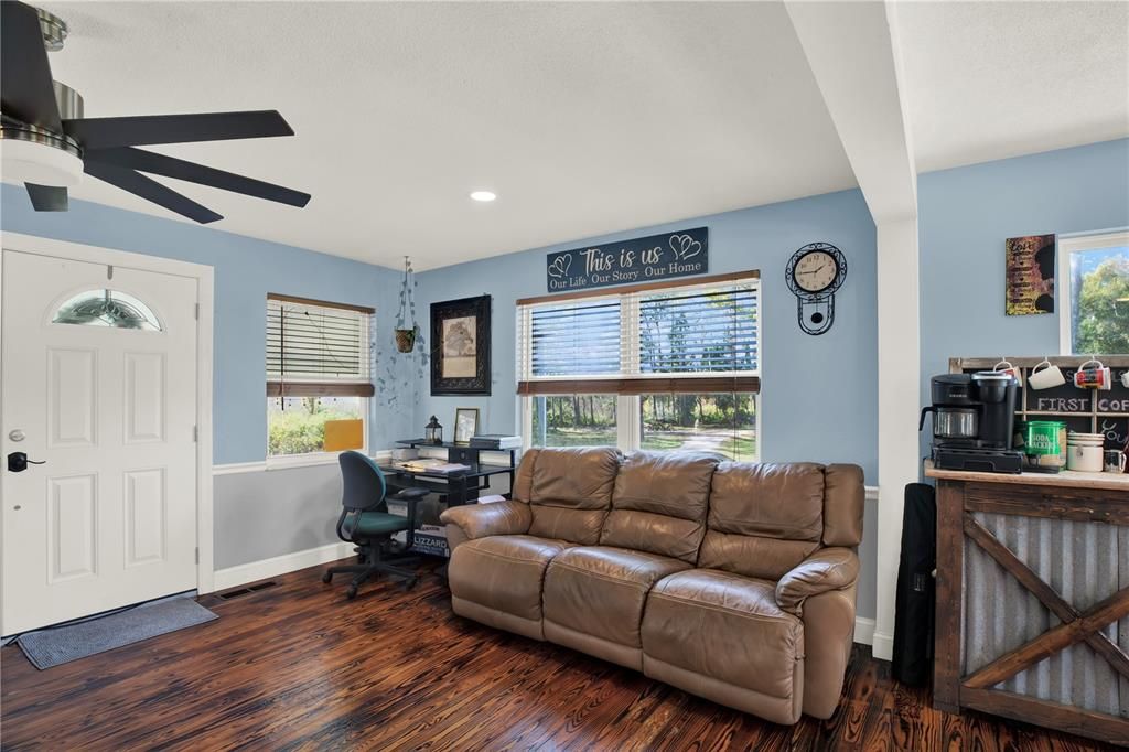 En Venta: $725,000 (7 camas, 3 baños, 2592 Pies cuadrados)