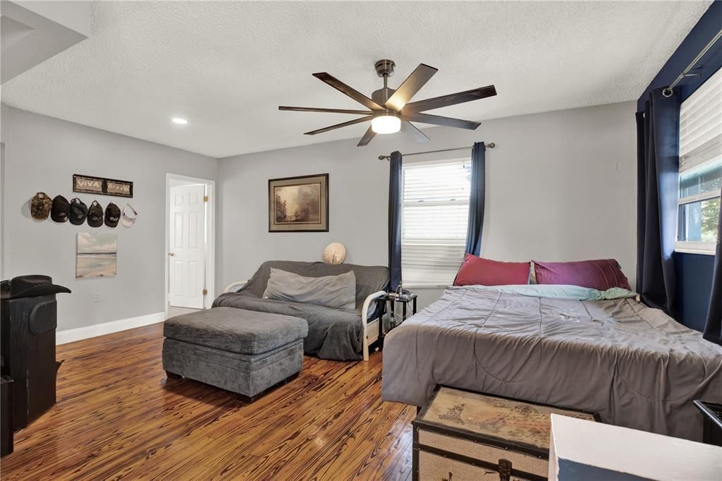 En Venta: $725,000 (7 camas, 3 baños, 2592 Pies cuadrados)