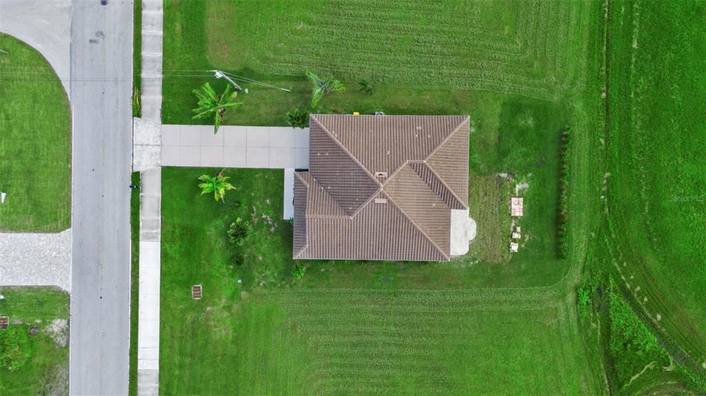 En Venta: $399,400 (3 camas, 2 baños, 2216 Pies cuadrados)