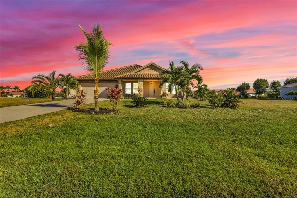 En Venta: $399,400 (3 camas, 2 baños, 2216 Pies cuadrados)