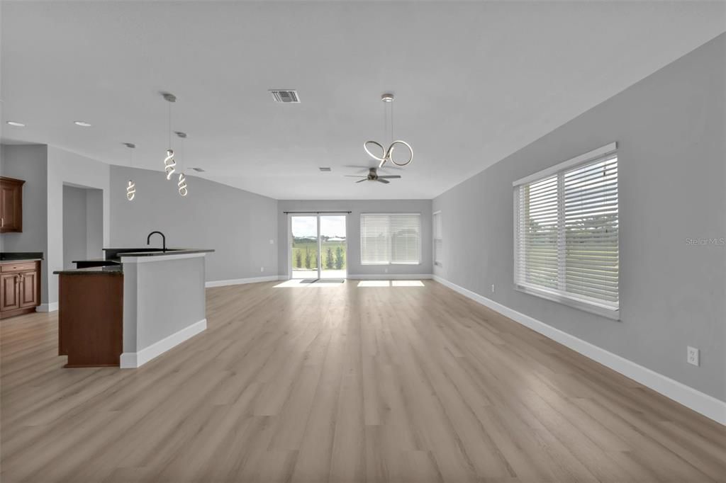 En Venta: $399,400 (3 camas, 2 baños, 2216 Pies cuadrados)