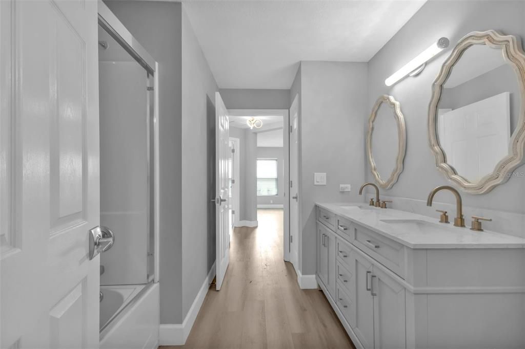 En Venta: $399,400 (3 camas, 2 baños, 2216 Pies cuadrados)