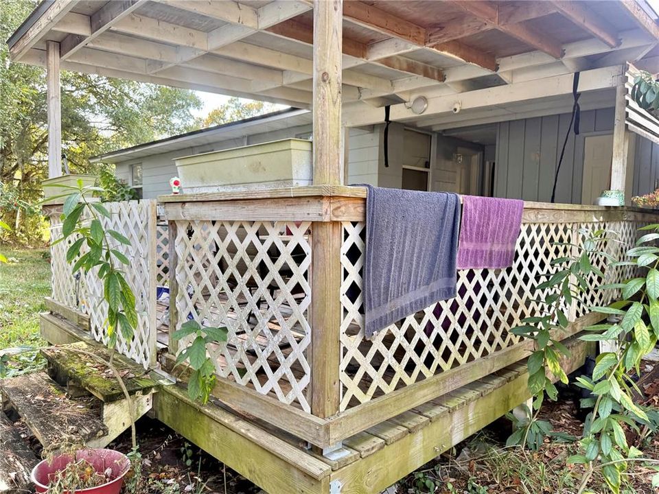 На продажу: $174,900 (3 спален, 1 ванн, 884 Квадратных фут)