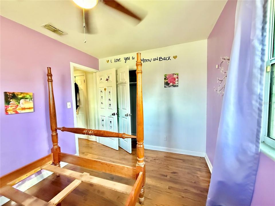 На продажу: $174,900 (3 спален, 1 ванн, 884 Квадратных фут)